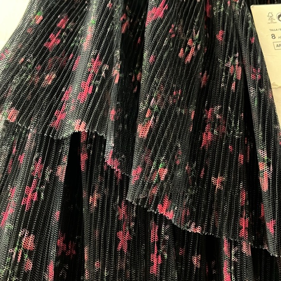 NWT ZARA FLORAL PLEATED TULLE SKIRT , SIZE 8 - Picture 3 of 8